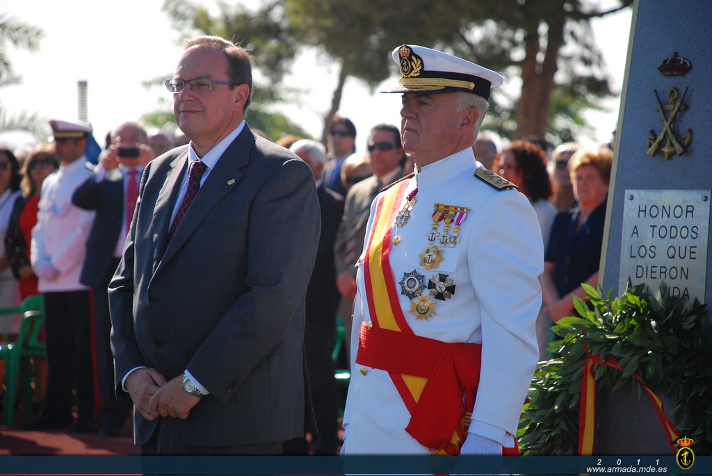 El Almirante Jefe de Estado Mayor de la Armada ha presidido el acto acompañado del alcalde de Pilar de la Horadada
